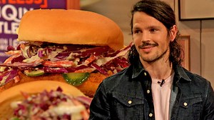 Drew Barrymore teams up with Quorn and celebrated chef Dan Churchill to show how to make a meatless chicken sandwich with Quorn Meatless Homestyle Chiqin Cutlet, complete with aioli and slaw. For the full recipe: https://bit.ly/3scmXVA | The Drew Barrymore Show