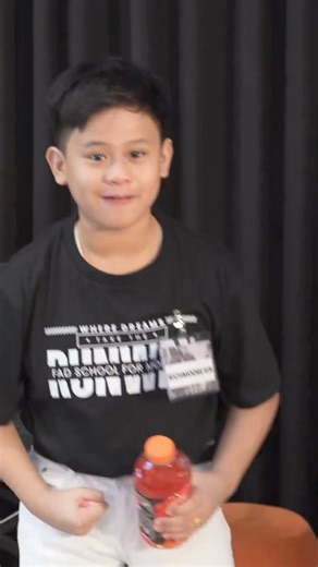 🌟Our talented students during their Commercial Modeling Classes, guided by a real and expert Commercial Model Coach. 🎭 They're mastering acting techniques, paving the way to become versatile models ready to conquer the industry! 🎬🎥 Join us in cheering them on and discover how you can embark on your own modeling journey with Fad School for Modeling! ✨ 📌 Curious to learn more? Drop us a message at m.me/fadschoolformodeling for more info. #CommercialModeling #ActingSkills #VersatileModel #FadS