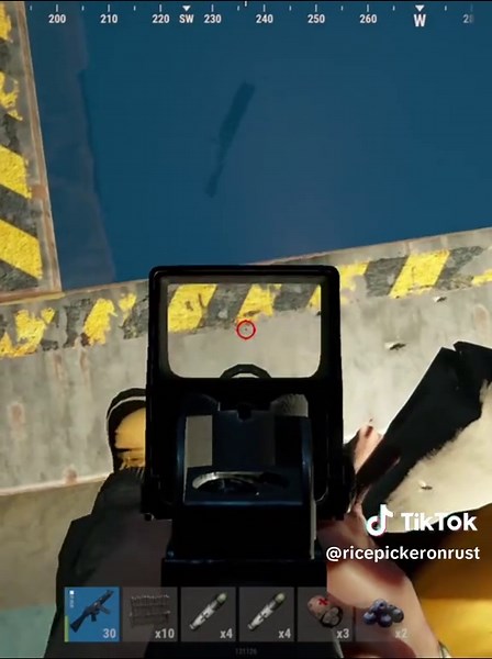 Hilarious Rust Gameplay Moments and Funny Clips