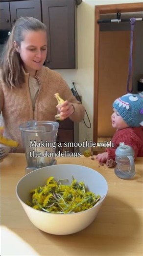 Dandelion benefits (And recipe at the bottom) 👇🏼❤️ #naturalremedy #homestead #homesteading #foraging