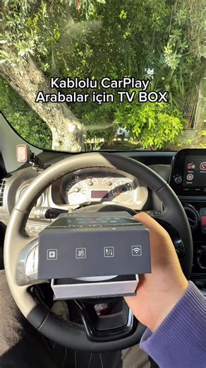Blazecar on Instagram: "Fiyat bilgisi için yorumlara fiyat yazın 🫶 Android TV Box ile aracınız artık tam bir eğlence merkezine dönüşüyor! YouTube, Netflix, TikTok ve daha fazlası… Play Store sayesinde dilediğiniz uygulamayı kolayca indirebilirsiniz. 4 GB RAM – 64 GB depolama ile donma, kasma olmadan akıcı bir deneyim sunar. Kablolu CarPlay ekranlara kolayca takılır. Ayrıca kablosuz Apple CarPlay ve Android Auto bağlantısı da destekler! Yerimiz Mersin’de, sizleri bekliyoruz! ✨🤗 Aracınızı sadece