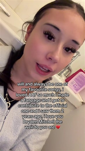 don’t ask why i’m in the bathroom, i loved alien ant farm so much when i was younger and less depressed 😭 #alienantfarm #aaf #numetal #2000s #fyp @Alien Ant Farm @Dryden Mitchell