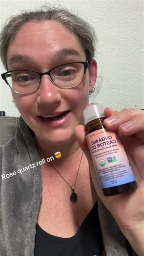 Luxurious Organic Castor Oil with Rose Quartz Roller