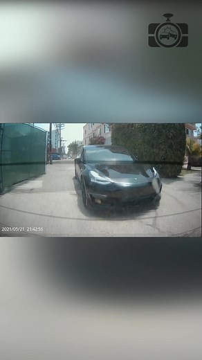 ROAD RAGE! TESLA DRIVER COME FOR A FIGHT | Dashcam Lessons