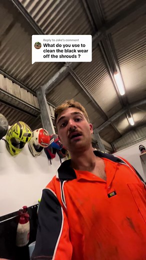 Effective Methods for Cleaning Plastic Items