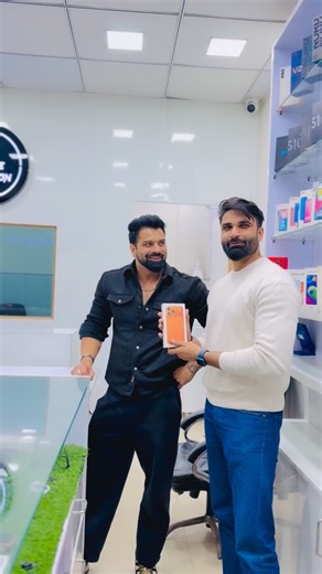 Phonesolution on Instagram: "17 pro max 🍊🎉🎉 @_nagar0572 with @phone_solution2020 ( visit us ) Add:- shop no. 23 ground floor , satyam complex 2 , alpha 2 Gr noida , gautam budh nagar Con:- 9958378706 , 9958443106 📞"