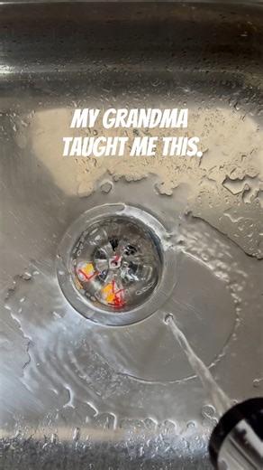 21K views · 19 reactions | Smart Kitchen Hack to Collect Waste While Washing Dishes #KitchenHack #DIY #LifeHacks #SmartIdea #CleaningTips #HomeHack #KitchenDIY #CreativeIdea #Handmade #HouseholdTips #HowTo #Invention #SmartTool #CleaningHack #EverydayHacks | Decoist | Facebook