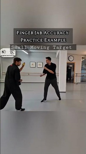 DRILLING FINGER JAB, Bruce Lee's Martial Art Jeet Kune Do