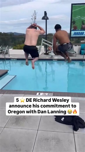 B/R CFB on Instagram: "Dan Lanning jumping in the pool celebrating landing a 5-star recruit 😂👏 (via @hayesfawcett3) #cfb #oregon #oregonducks #collegefootball #football"