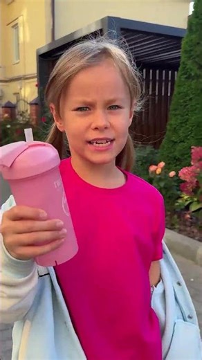 Splashing into Happiness: Unlocking the Joy of Hydration! 💧🌈