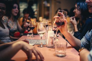 12 Ways to Meet People and Make New Friends Without Drinking