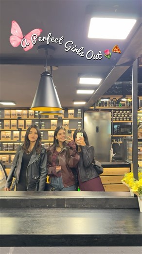 Girls Night Out🥂🍕👯‍♀️ |Pizza,Talks & Vibes✨ #shorts #trending #minivlog