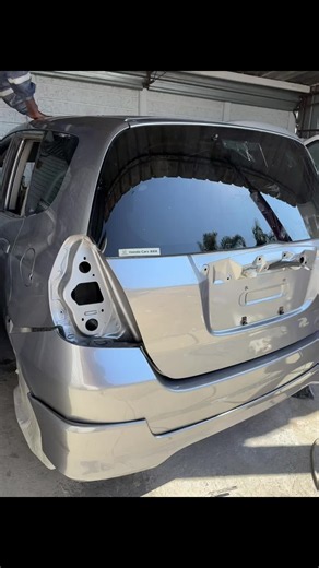 Auto Body Shop Paintwork: Restoring Honda Fit & Customer Confidence