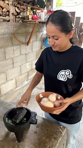 Hice unos huevos de patio para desayunar con mi familia para el Team❤️🇲🇽 y también fui a hacer ejercicio en mi bici y de paso entré a la milpa de mi abuelito saludos como están! | Jazmin Vega