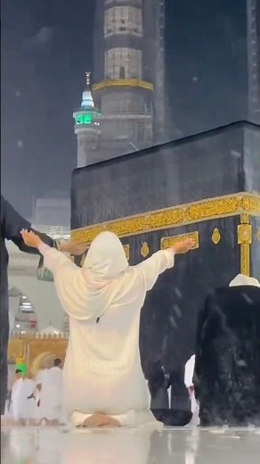 "Spiritual Moments at the Holy Kaaba | Powerful Prayer in Makkah"