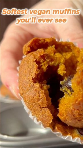 Soft Vegan Muffins (No Eggs) #veganbaking #veganrecipes#easyrecipes #plantbased