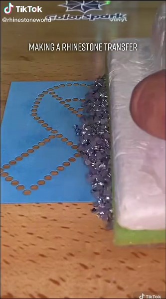 How to make a #rhinestone #transfer #cricut #cricutprojects #BenefitOfBrows #crafts #magicflock #breastcancerstrong #cancer #fight #pink #bling #diy #howto #cricutexploreair2 #cameo4 #diycrafts #cricutprojects #Hack