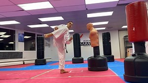 PRACTICE THOSE 5 COMBOS, it will help you to get more points (video posted for educational purposes) Credits to Académie de Karaté Alexandru Sorin https://m.youtube.com/channel/UCNPVM10D63tiSSkfJE2BaHw | Karatekas