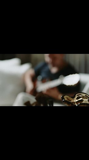 23K reactions · 519 shares | Uma nova versão de uma das músicas mais bonitas que já gravei. Prova disso é a quantidade de compartilhamentos que vocês fazem com ela. E ainda mais com dia das mães vindo aí amanhã, qual pessoa a gente mais seria “fã” do que nossa mãe e a mãe dos nossos filho, não é mesmo? #eduardocosta | Eduardo Costa | Facebook