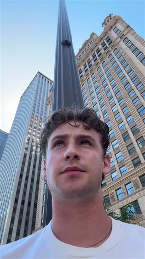 Yearning in the city streets 💤🌧️🙈 #newmusic #bedroompop #magnusferrell #asleeptalking #vmas