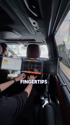 One cable. Two screens. Unlimited productivity. Meet the your office on the go.