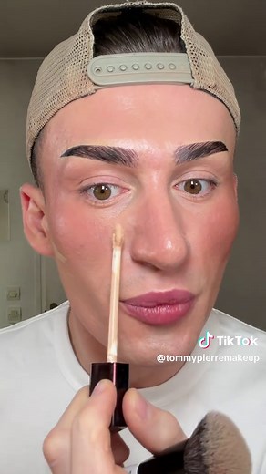 Techniques de soin du teint : Bronzer, Blush, Highlighter