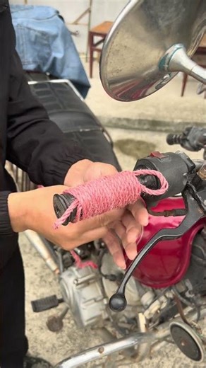 Anti-slip handle and rope tying skills.