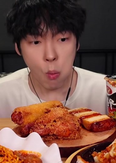 Sio Mukbang: A Tasty ASMR Experience