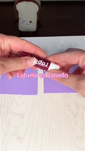 Labello Classico vs Blackberry: Quale Idrata di Più?