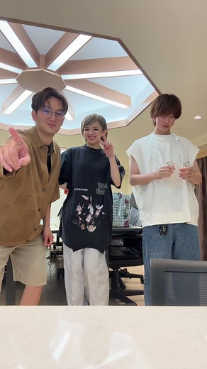 いつもコメント欄がきーたんへのコメントが多いのはなぁぜなぁぜ？😑 #別に妬み嫉みじゃないし #別に共鳴と掛けてないし #坂ワン2024 #うしさせダンサーズ #楽しいこと大好き人間たち #ライブありがとうございました #武道館さいこぉぉ