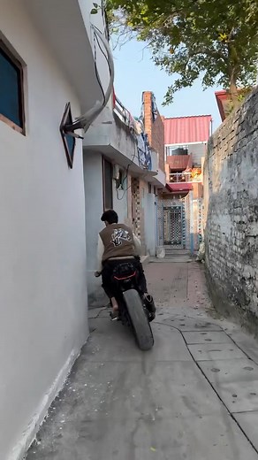 36K views · 4.1K reactions | Blackia vlog || youtube Channel full blocks 來 | Atul Gupta | Facebook