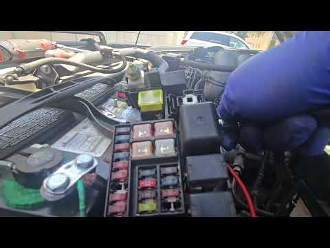 Alternator fuse remove 2001 Toyota 4runner