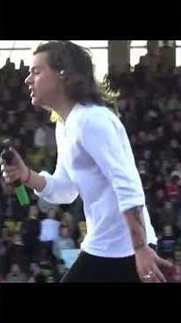 Little black dress 1d live #concertmusic #onedirection #londonsinger #concert #littleblackdress #fyp
