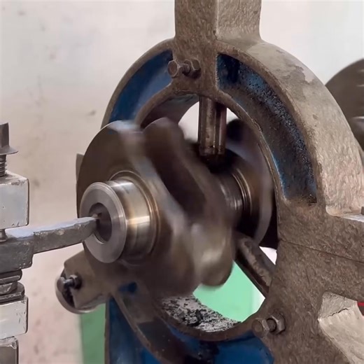 A Scripted Process for Learning That How Repaired Weird Broken Car Engine Crankshaft Very Nicely….. | Fan DIY