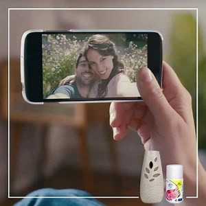 1.1M views · 992 reactions | Genießen Sie jede Sekunde. Und alle Sekunden davor. DAS ZWEITE DATE. Wir haben den passenden Duft. | Glade | Facebook