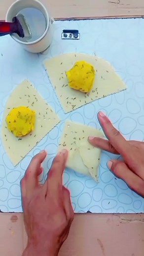 Samosa recipe #foryoupage #viralvideo #trending #fly #growmyaccount #viral #foryou