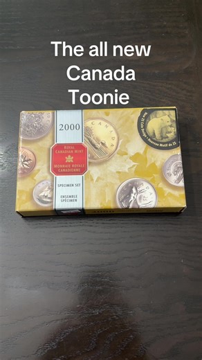 2000 Canada specimen set with a brand new design on the toonie. #canada #specimen #coins #polarbears #2000
