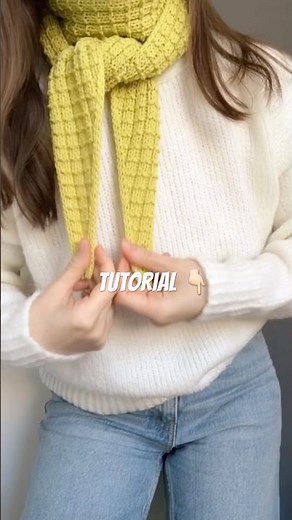 Knit mini scarf 🍃 #knittingpattern #knitscarf #howtoknit #sophiescarf #petiteknit #knitshawl #knit