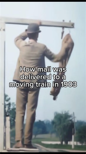 How mail was delivered to a moving train in 1903 #history