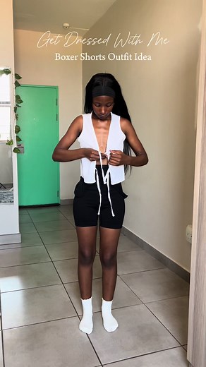 These boxer shorts are about to be my entire personality 💙✨ #simplygoitse_ #boxershorts #boxershortstyling #ootdfashion #springoutfitideas #springoutfitinspo