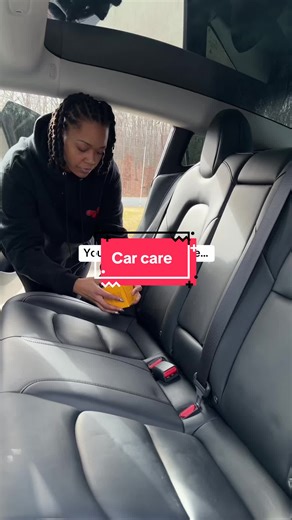 Winter is rough on your car interior. Salt, dirt, wet boots, and everyday spills build up fast—especially on leather, vinyl, and plastic surfaces. That’s why we keep Leather Honey Cleaning Wipes on hand. They cut through winter grime in seconds, require no water, and are safe for quick cleanups on seats, door panels, center consoles, and steering wheels. #leatherhoney #carcleaning #carinteriorcleaning #cleaningwipes #carcleaner