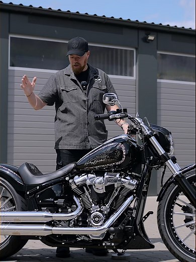 Customized Harley-Davidson Softail by Thunderbike