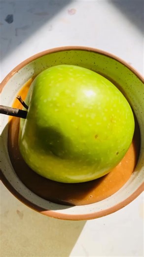 Happy Halloween! This plant-based caramel is heavenly, and won’t give you a sugar high! It makes the perfect rich coating for caramel apples for Halloween, and a fabulous sauce for all your caramel needs. 🍏 👻 NGREDIENTS For the caramel • ¼ cup coconut oil • ¼ cup Nuts to You Cashew or Sunflower Seed Butter • ¼ cup maple syrup • 1 tsp black strap molasses • 1 tsp vanilla extract • Pinch of salt For the apples • 5–6 medium-sized granny smith apples, or apple of choice • 5–6 sturdy sticks or stra