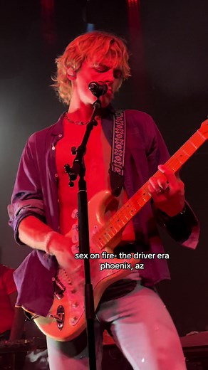 somehow this video is clearer than my eyesight… life changing @ross_lynch @The Driver Era #thedriverera #rosslynch #coversong #music #concert #phoenix #arizona