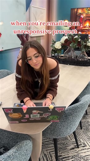 Albion at Murfreesboro on Instagram: "Leasing professionals never give up 😌📧 - - - We have a great special going on ! We are offering one month free if you move into one of our A2R’s, B1R’s, or B2R’s by 12/30. #murfreesborotn #mtsu #apartmentliving"