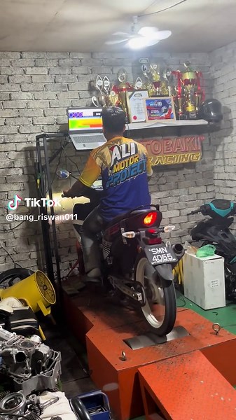 Explore the Power of the LC V8 Engine Dyno Testing