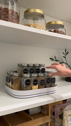 Stop digging through cluttered cabinets — this rectangular turntable brings every spice and bottle to you with one smooth spin. ✨ Its space-saving shape and two-tier design keep everything visible, organized, and easy to reach. Perfect for kitchens, bathrooms, or coffee stations that need instant order. 蓼林☕ | Gulpchoke | Facebook