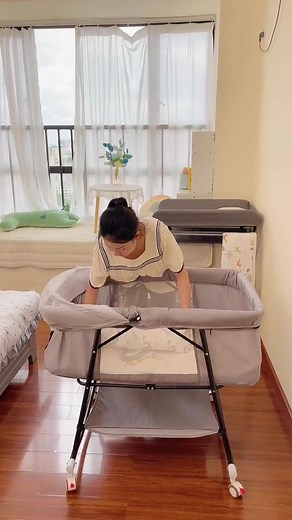 How to Set Up a Baby Bassinet Properly
