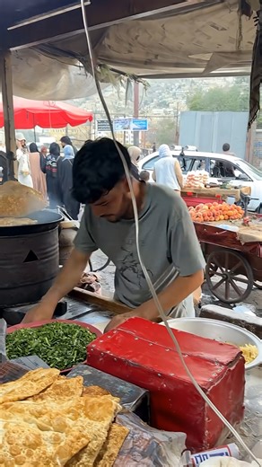 Trying Afghan street food in Kabul for the first time: Real food review