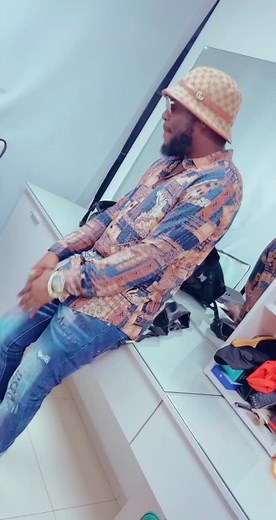 Aventurier Dj Mix Premier au Palais de la Culture à Abidjan